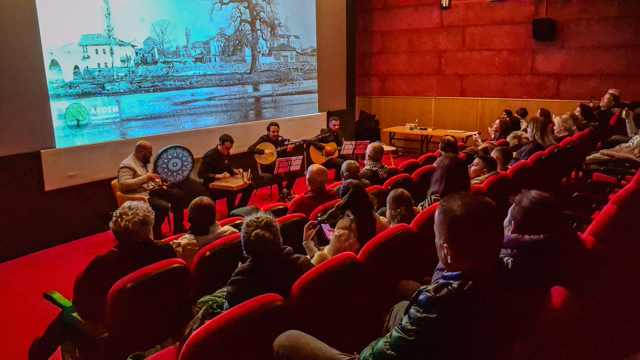 İlhan Ayverdi İzinde Türkçe